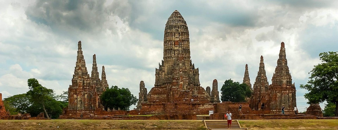 Ayutthayas Tempel mit Kreuzfahrtschiff zurück nach Bangkok